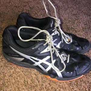 Women’s Volleyball shoes ASICS.